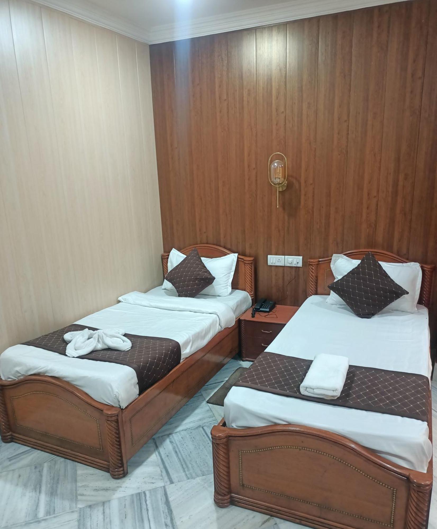 Hotel Riz Varanasi Bagian luar foto