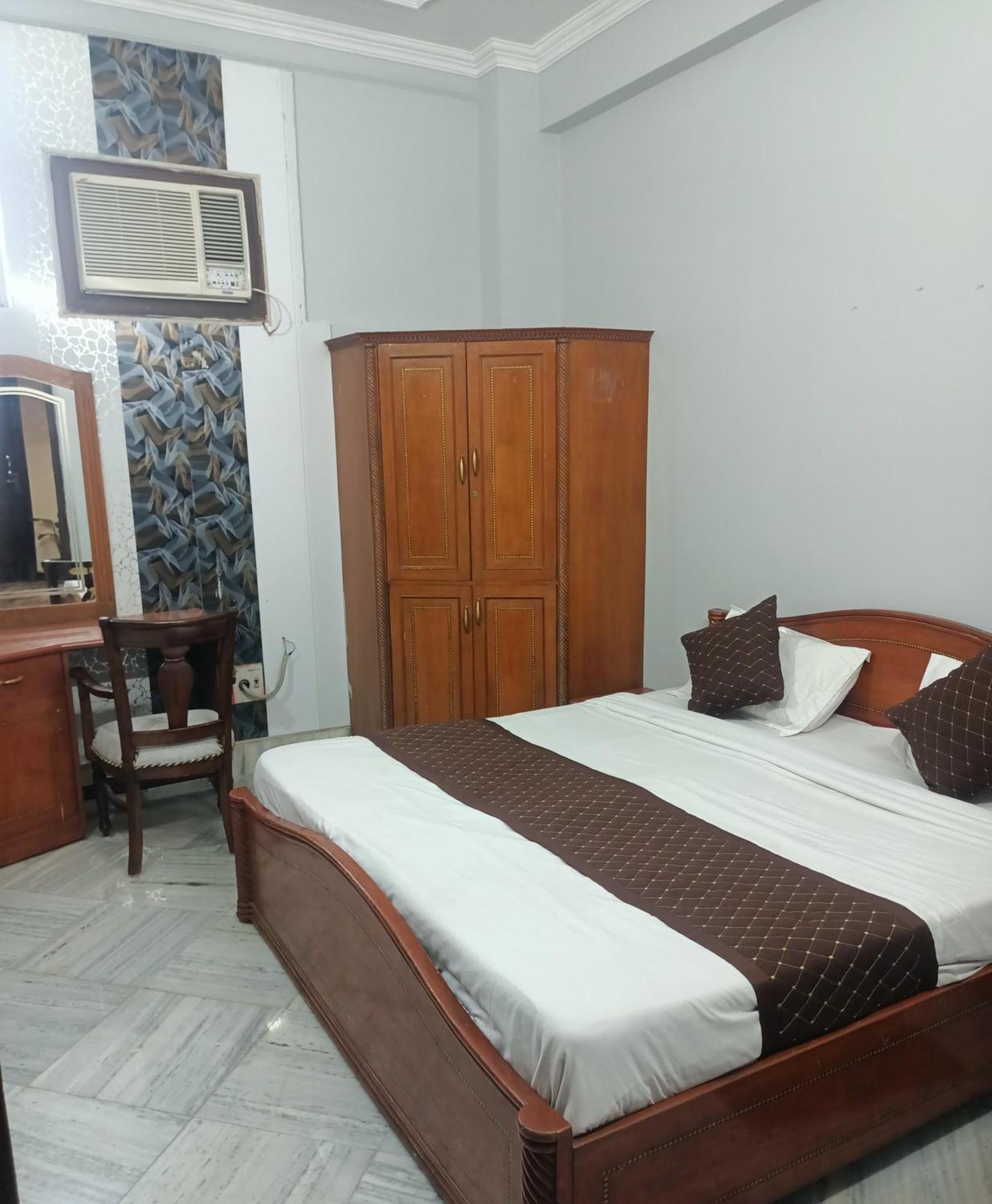 Hotel Riz Varanasi Bagian luar foto